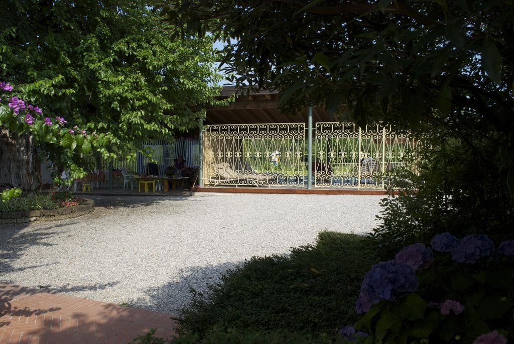 Maison d'hôtes Agriturismo La Breda à San Felice del Benaco Extérieur photo
